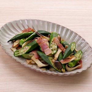 ささっと一品♪ オクラとエリンギのバター醤油炒めのレシピ動画・作り方 | デリッシュキッチン