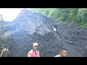 The process of searching for sand on the cliff