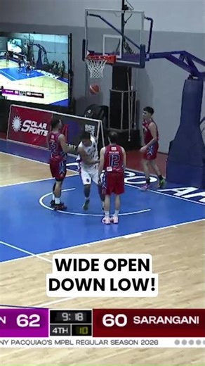 Espinosa with the pass to an open Castillo down low!