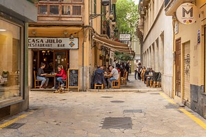 I’m a travel expert. These are the seven hottest destinations to visit in 2026 - AOL