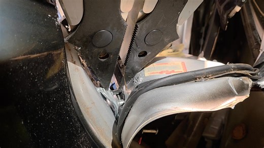 Extrication Tip Weekly! In this episode, we explore the significance of speed control in extrication tools. As tool speeds have increased over the past few years, it has become essential to master speed control. Think of extrication tools as vehicles; are we always driving at top speed? Extrications often require slow, deliberate movements to safely release or move metal from patients. Knowing when to utilize speed and when to exercise restraint is critical! Premier Extrication | Toranze Lee