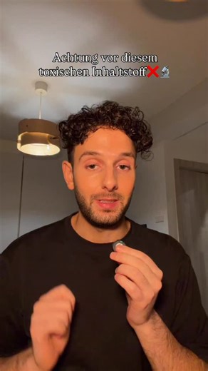 Neschro on Instagram: "Hast du schon geschaut, ob er in deinen Produkten drinnen ist?🤔 Beispiel Inspo ist von: @scienskin 🔬 #hautpflege #skincareexpert #chemie #giftig #codecheck"