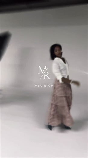 Mia Rich on Instagram: "Newly apart of the team, @kytarver shares her experiences learning and stepping into her role as a model assistant. Tap into the next workshop at www.miarichofficial.com 📸: @envisioned.by.kishaun #ᴇxᴘʟᴏʀᴇᴘᴀɢᴇ #instareels"