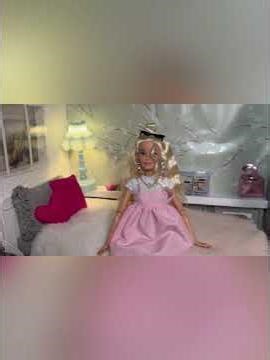 A Beach House for Barbie!🩷 #barbie #craft #barbiefashion #barbiedoll