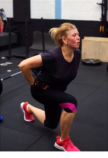 The leg matrix, this one will have you dance like Bambi on ice at the end 😂 24 body weight squats 12 split squats on each leg 24 squat jumps Complete all in 90sec or repeat circuit again. This is a great finisher for any leg day workout 🔥 Save it Try it Let us know how you did in the comments. #workoutchallenge #legworkout #homeworkout