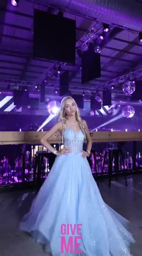 Red Carpet Ready: Glam Up for Prom Nights