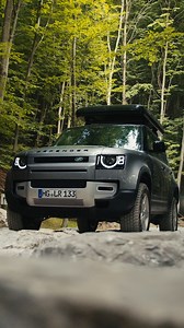 Hast Du auch Lust das Außergewöhnliche zu wagen und unsere Fahrzeuge auf Herz und Nieren zu testen? Extreme Steigungen, Gefälle, Wasserdurchfahrten und verschiedenste Untergründe vereint in einer Vielzahl von abwechslungsreichen Offroad Hindernissen. All das bietet das neue, rund 17 Hektar große Land Rover Experience Center, das wir Anfang September mit großartigen Gästen und treuen Fans der Marke Land Rover eingeweiht haben. Hier erfährst du mehr: spkl.io/3713 @madebywero @guerelsahin @maik_lip