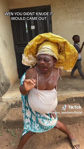 Mom Farts on Kid While Eating