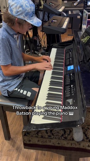 He’s so talented! #Maddoxbatson #singersoftiktok | Playing The Piano