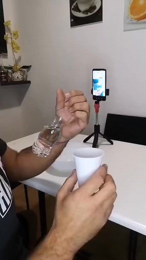 1.6M views · 2.8K reactions | Best Tutorial Christmas Magic Tricks 藍 #shorts #magic #trick | Jackgradymagicianv2.0 | Facebook