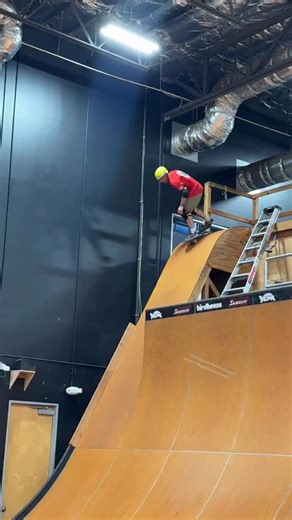 Thanks @kalanirobb for turning me on to my new favorite song. Today is gonna be dope. 🎥 @_aliminator | Andy Macdonald