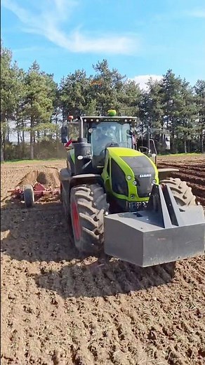 Ridging For Potatoes - Farm Machinery