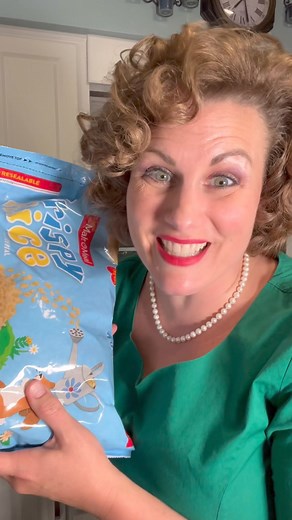 Scotcharoos! The perfect Minnesota/midwest dessert bars recipe | That Midwestern Mom