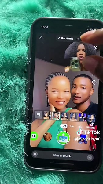 Replying to @Del🫂Rine 🤍♾️ how to talk about a video while the video ...