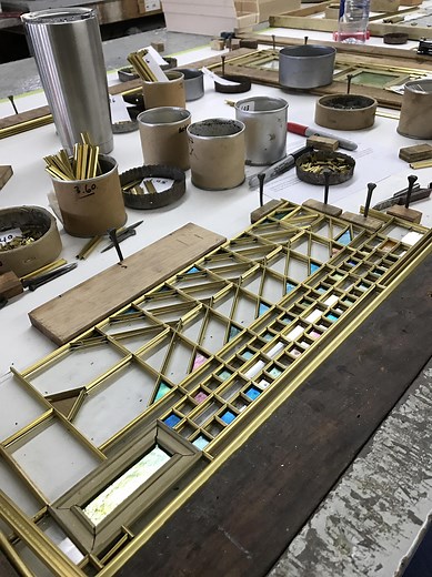 See How Frank Lloyd Wright's "Tree of Life" Stained Glass Windows are Assembled