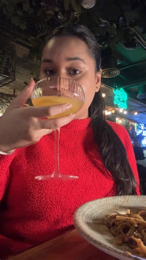 Erish | Food Reviewer & Explorer on Instagram: "@thedrunkenb_official at @dlf_cyberhub, Gurgaon is one of those places where it’s not just about good food, but the experience as well. They have a beautifully done bar setup to a diverse and well crafted drinks palette, this place truly stands out! 🙌🏻 I visited recently, tried a mix of food and drinks, and honestly, I wasn’t disappointed at all. ✨ If you’re around DLF Cyber Hub and looking for a place that delivers on food, drinks, and vibe, thi