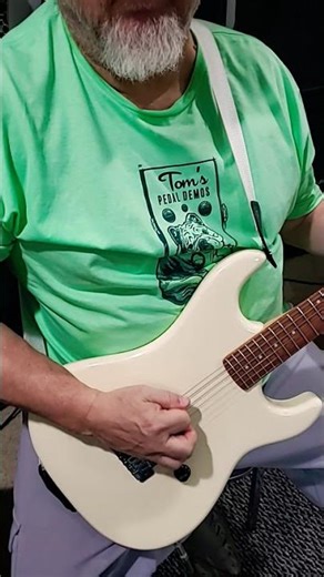 The @Zoom 505 with @KramerGuitarsUSA and a @JOYODirect cable and @ampturcoguitarwerks cable.