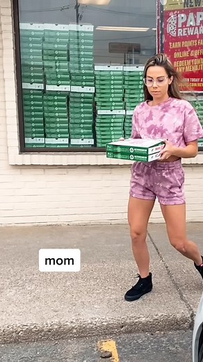 “NO EATING IN MY CAR” #eat #pizza #yummy #oop