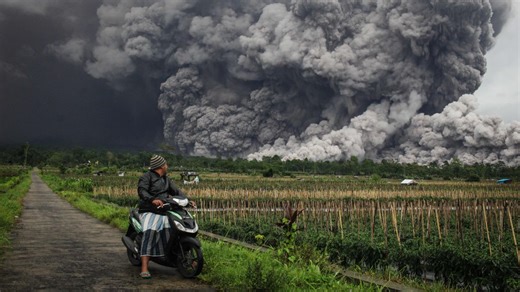 Plötzlich nähert sich eine Rauchwolke, dann wird es gefährlich