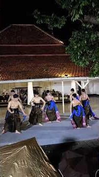 Javanese Traditional Dance 💃🏽 | Mangkunagaran Palace, Surakarta (Solo) 🇮🇩