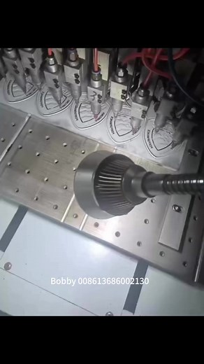 soft pvc patch dispensing machine, Máquina de microinyección de parches de plastisol. | Soft PVC machines, Silicone machines, Embossing machines, Máquina Plastisol