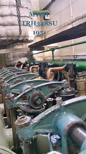 #mwm#maschine#binnenschiff#binnenvaart#binnenschifffahrt#geil#unsereomi#herzstück#schifffahrt#binnenvaartschip#ps#800ps#1951 @thanos1198