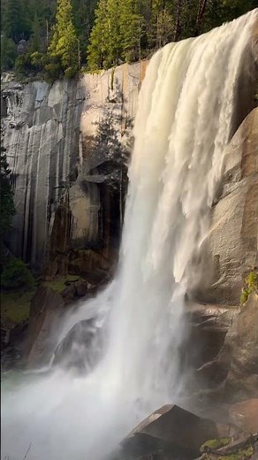 The Beauty and The Power of Vernal Fall in Yosemite #hiking #nationalparks #sightseeing #travel