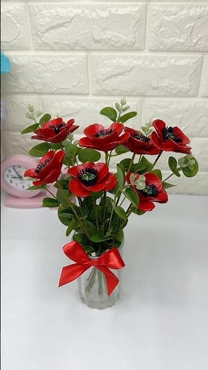 DIY Poppy Flower from Egg Carton #diy #handmade #crafts #homedecor