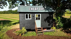 Tractor Trailer DIY Tiny House Comes With an Under-$7,000 Price Tag, Gorgeous Styling