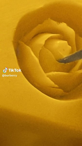 Coming up roses. @J.Pereira Art Carving #Burberry