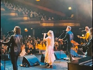 Charles Esten - Down the Road - Live in London (Visualizer)