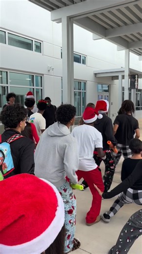 Gateway High School on Instagram: "Hot cocoa social before break! #wearegateway"