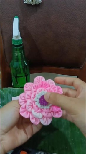 Making flower petals using paper and leaves #handicrafts #leafart #papercraft