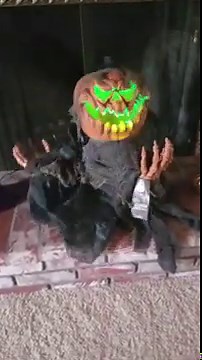 ANIMATED PUMPKIN MOVING WITH SOUND GRAVEYARD GROUNDBREAKER