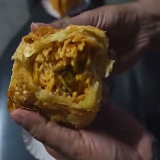 Delicious 😋 Noodles 🍜 spring rolls❤ #SpringRoll #PaniPuri #StreetFood #IndianFood #PavBhaji #Foodie