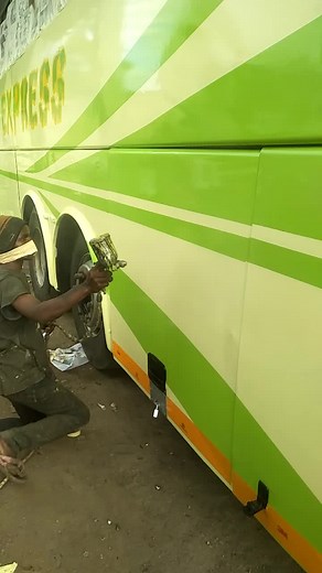 Painting a Green and White Bus: Step-by-Step Guide