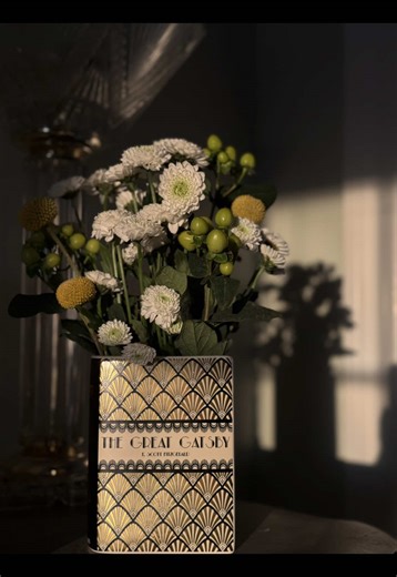 Started the year deciding I deserve to buy *myself* flowers. And you do too. 😉💐 #girlhood #romanticizeyourlife #selflove #inspiration #encouragment