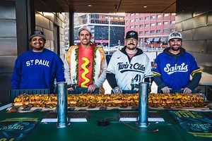 Joey Chestnut Takes on Minnesota's 6-Foot Hot Dog Challenge – Archyde