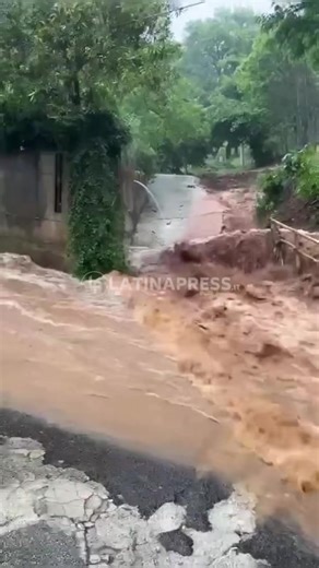 Alluvione a Sezze: la situazione nella zona dei Casali. Altri video sulla nostra storia di Instagram | LatinaPress.it
