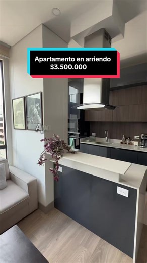 Apartamento moderno en arriendo 📍Chico • 38 m² • 1 habitación • 1 baño • Cocina abierta • Zona de ropas • 1 parqueadero • Piso 7 • Edificio nuevo Arriendo: $3.500.000 con administración incluida Espacios funcionales, excelente iluminación y ambiente moderno Ideal para vivir cómodo en un lugar práctico y bien distribuido. Escríbeme para más info o agendar visita #bogotá #arriendo #apartmenttour #apartamento #aptos