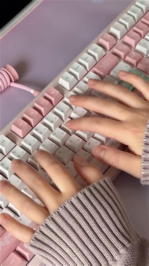 momokeebs • モモキーブス on Instagram: "fuyu no hana keycaps showcase 🌷 all designs were inspired and drawn from flowers that bloom in winter here in Japan 💗 stay tuned to part 2 where we mix it together with our clear kit ✨ fuyu no hana keycaps are on preorder now till 24 nov, available only on momokeebs.com! • • #smallbusiness #mechanicalkeyboard #keycaps #keycapset #mechkeyboards #keeb #keyboard #keebs #mechkeyboard #asmr #keyboardbuild #customkeyboard #desksetup #cozysetup #deskgra