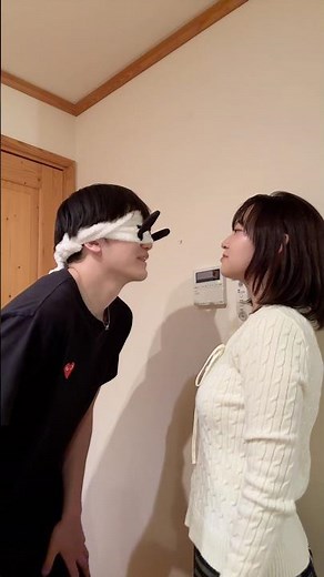 【検証】目隠ししてもキスの場所覚えてるか試してみたら… #カップル #同棲カップル #ドッキリ #カップルの日常 #検証 #モニタリング #couple #fyp #couplecomedy