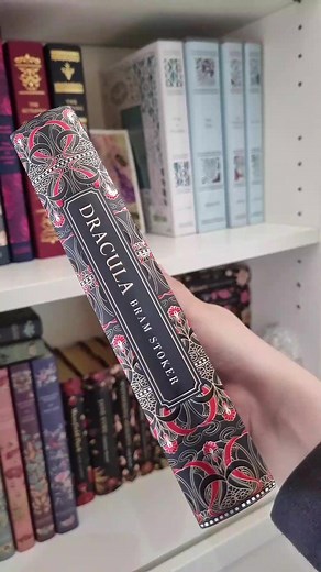 Adoring the Chiltern Classics Edition of Dracula