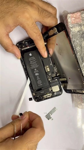 remove iphone battery | Valiente Julius