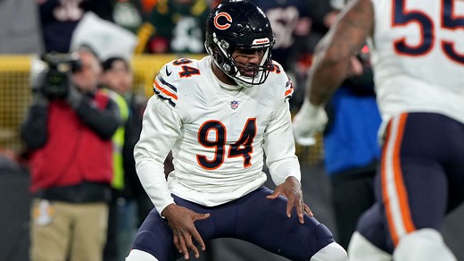 Robert Quinn celebrates sack on Rodgers with QB's iconic celebration