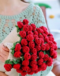 How to make a trendy crochet rose bouquet doily 🧶 Crochet #crochet #shorts #shortvideo #diy | Her creativity