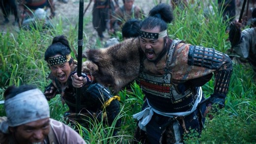 （4ページ目）＜桶狭間じゃー！＞次回『豊臣兄弟！』予告。「目指すは義元の首ただ一つ」檄を飛ばす信長。一方「狙うは城戸小左衛門の首ただ一つ」と叫ぶ小一郎。藤吉郎が引き絞った弓の先には… NHK大河ドラマ「豊臣兄弟！」｜芸能｜婦人公論.jp