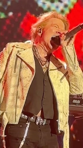 Axl Rose Brings Back 90’s Energy With This Epic Scream