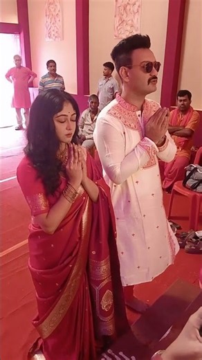 মহাষ্টমীর অঞ্জলি দিল সাহেব ও সুস্মিতা Durga Puja #shorts #durgapuja