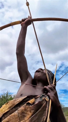 African Hunter Chaba Shoots an Arrow at a Bird in Mid-Air | Real Tribal Hunting Life.#hunting #birds